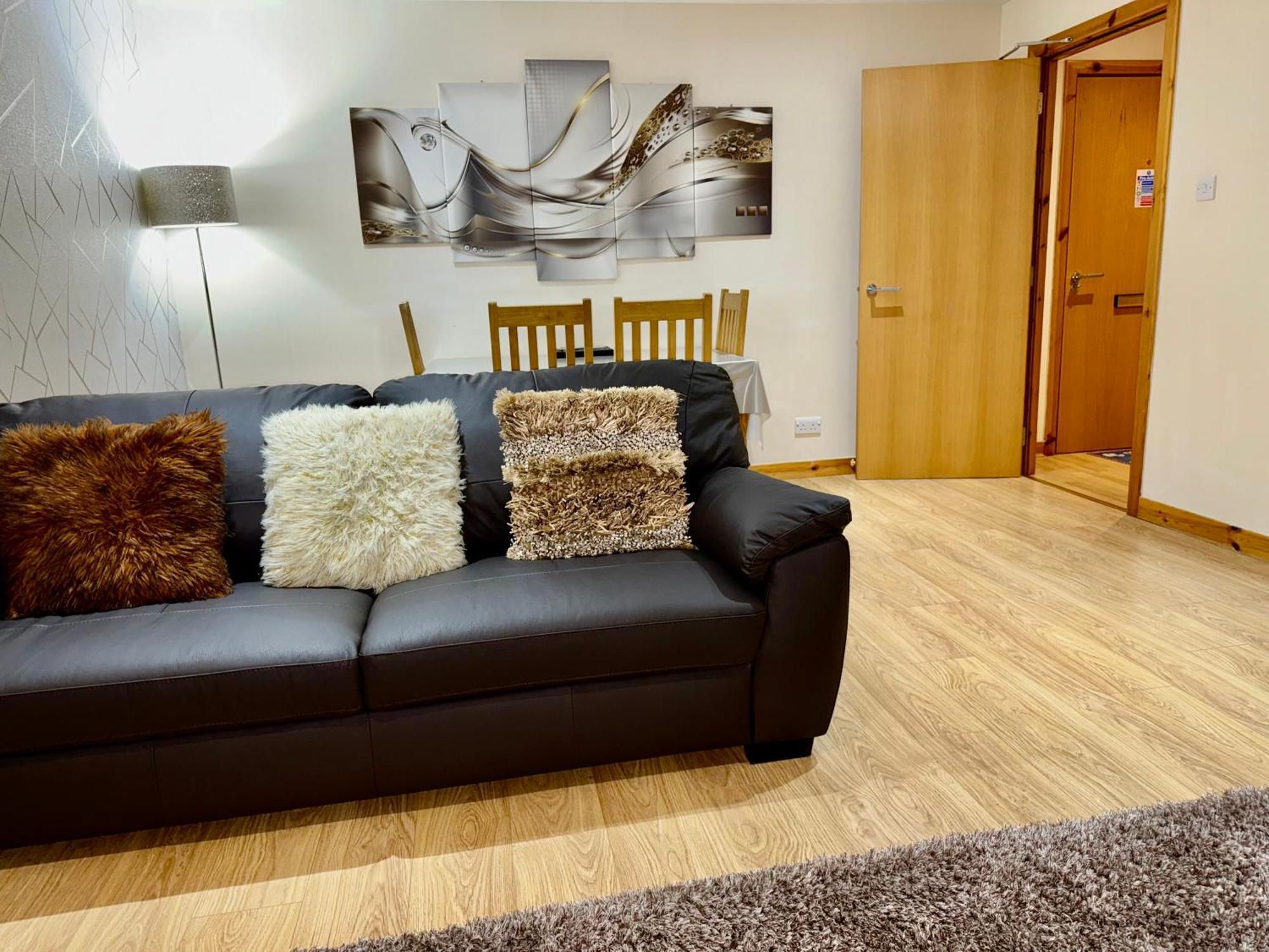 Azim And Suzi'S City Centre Apartment Инвернесс Экстерьер фото