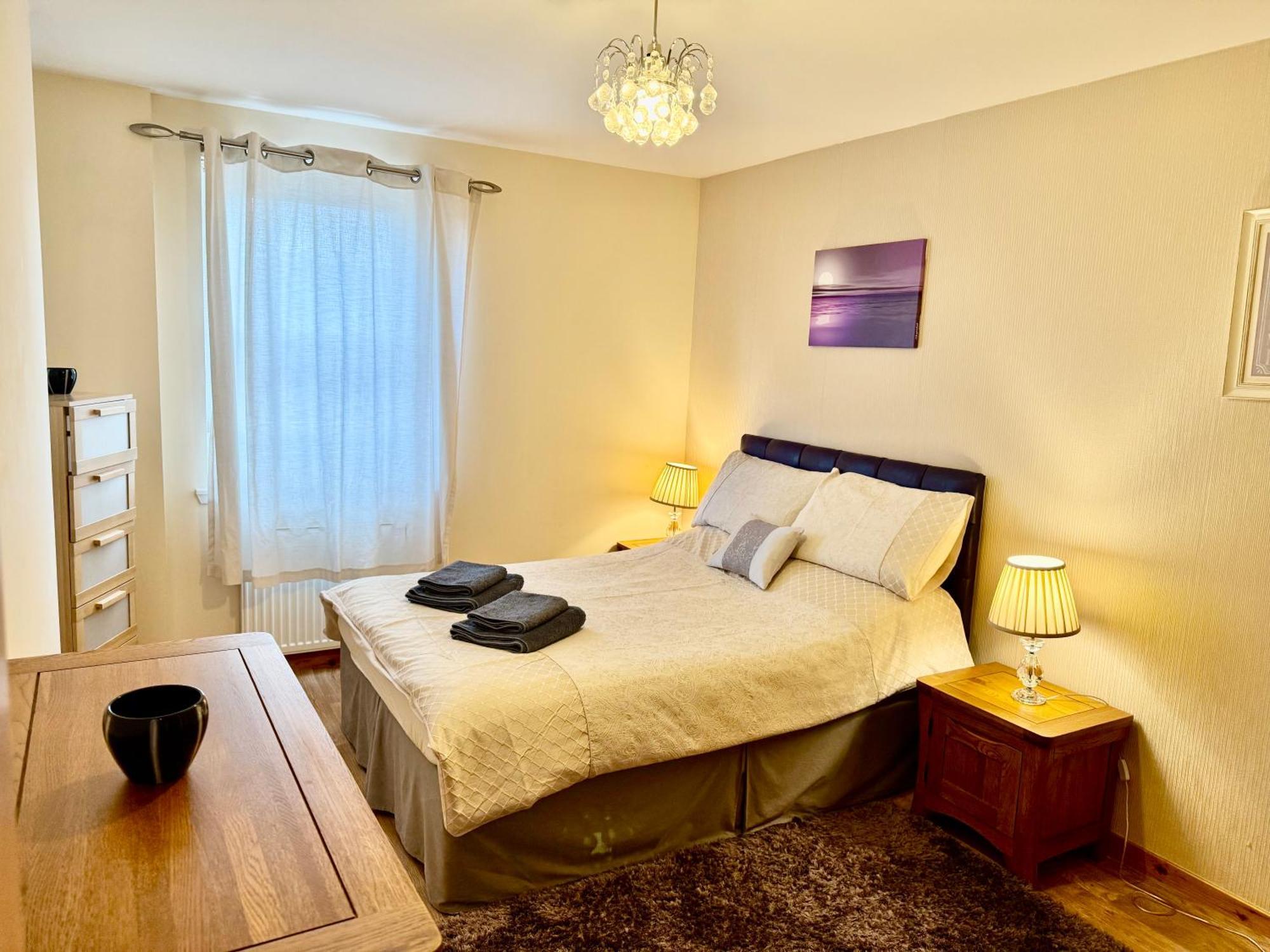 Azim And Suzi'S City Centre Apartment Инвернесс Экстерьер фото