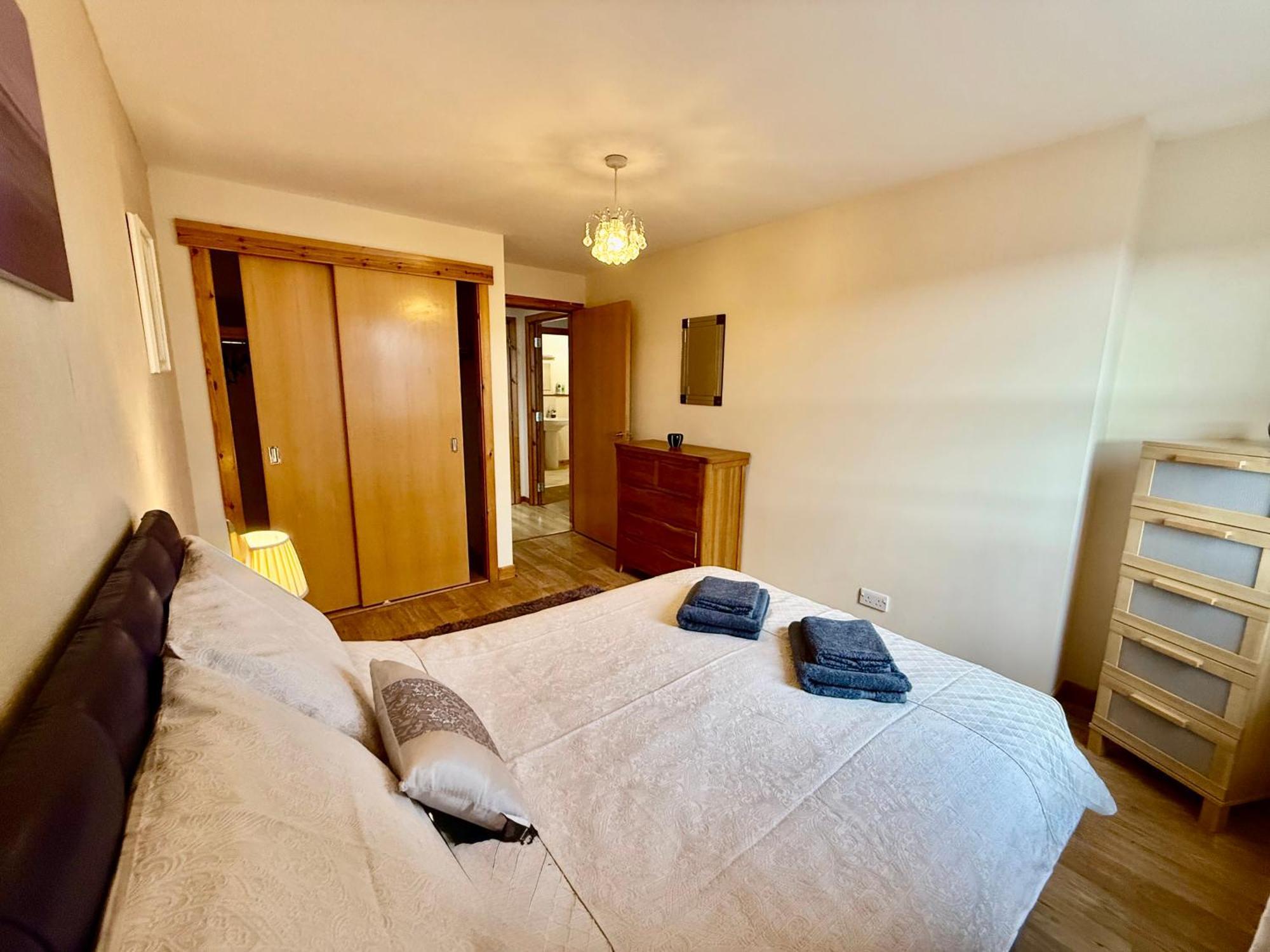 Azim And Suzi'S City Centre Apartment Инвернесс Экстерьер фото