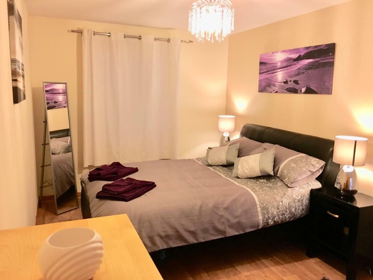Azim And Suzi'S City Centre Apartment Инвернесс Экстерьер фото