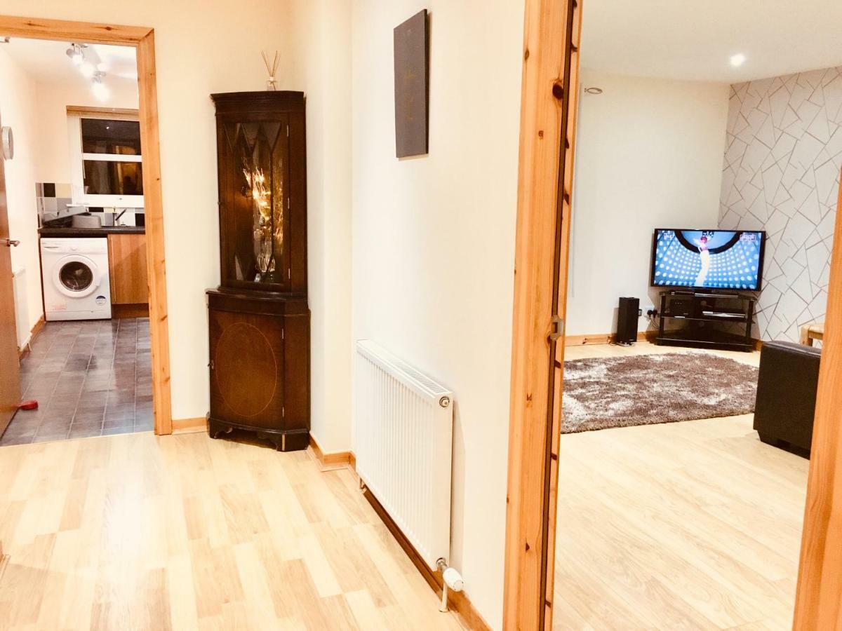 Azim And Suzi'S City Centre Apartment Инвернесс Экстерьер фото